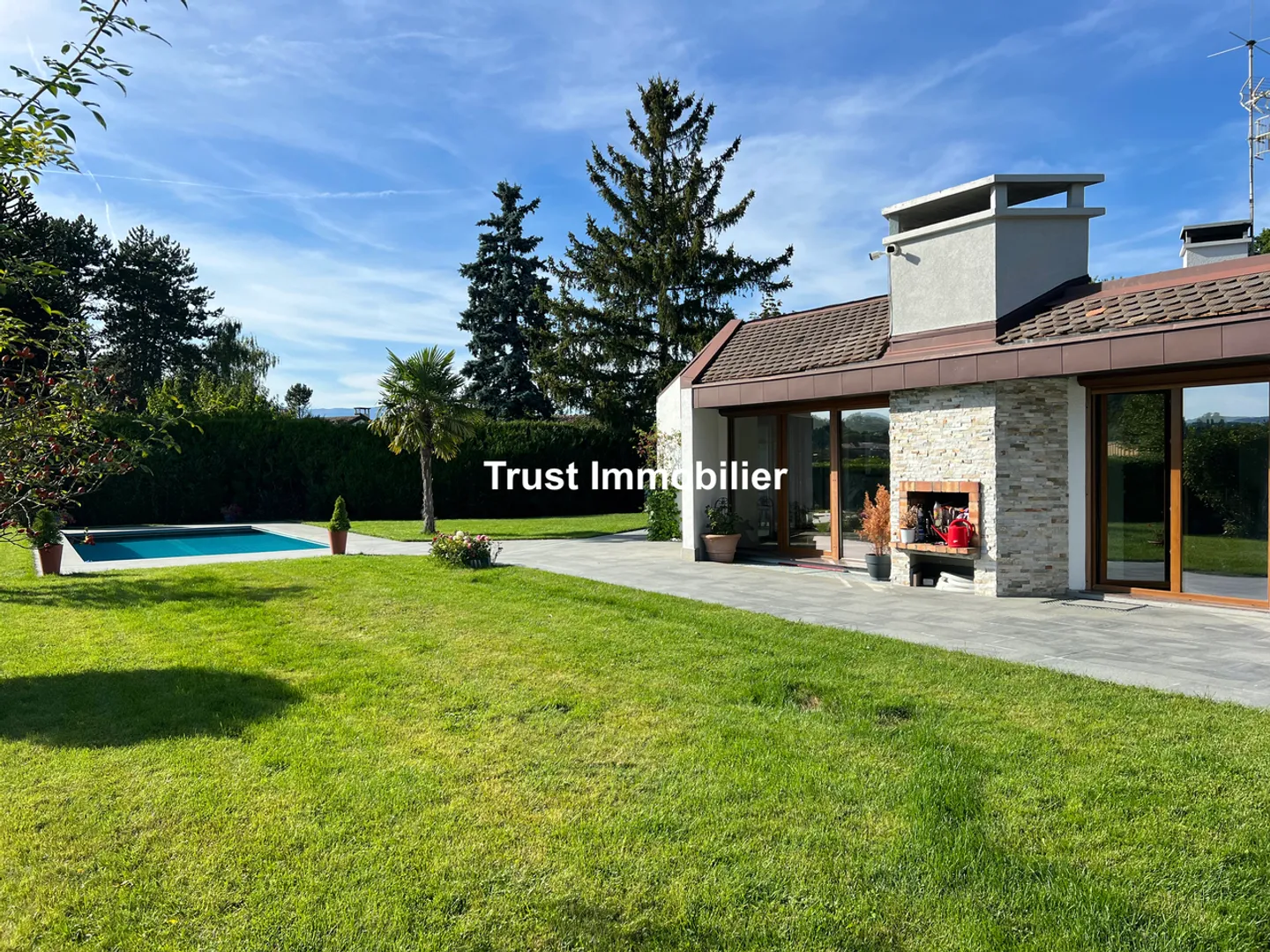 VESSY: VILLA D'ARCHITETTO RISTRUTTURATA CON VISTA SALEVE - Foto 3 di 12