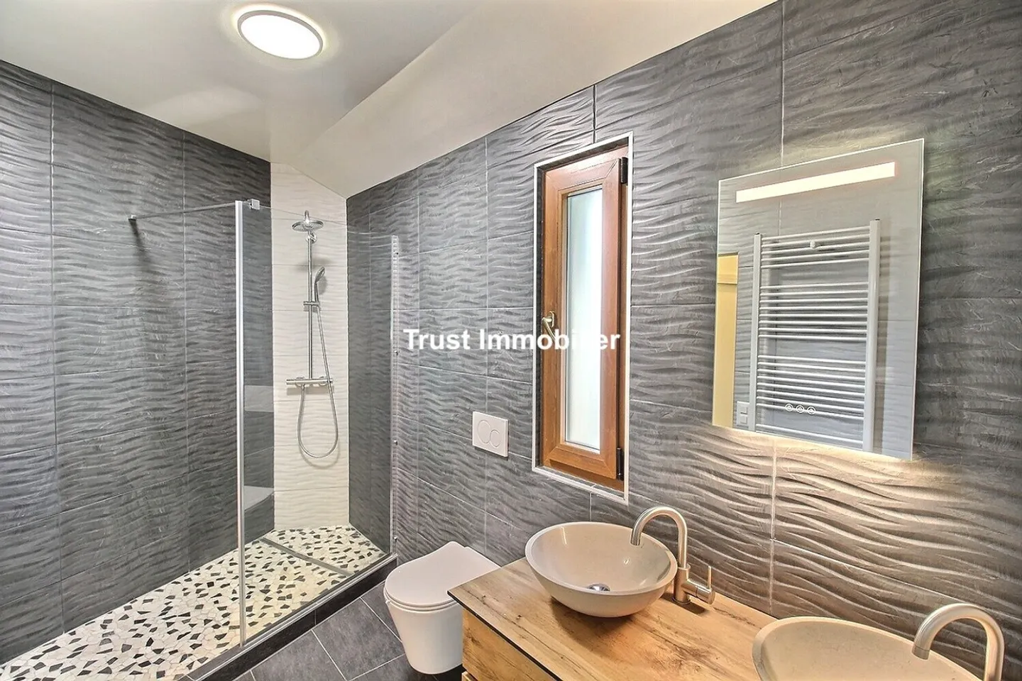 VESSY: VILLA D'ARCHITETTO RISTRUTTURATA CON VISTA SALEVE - Foto 9 di 12