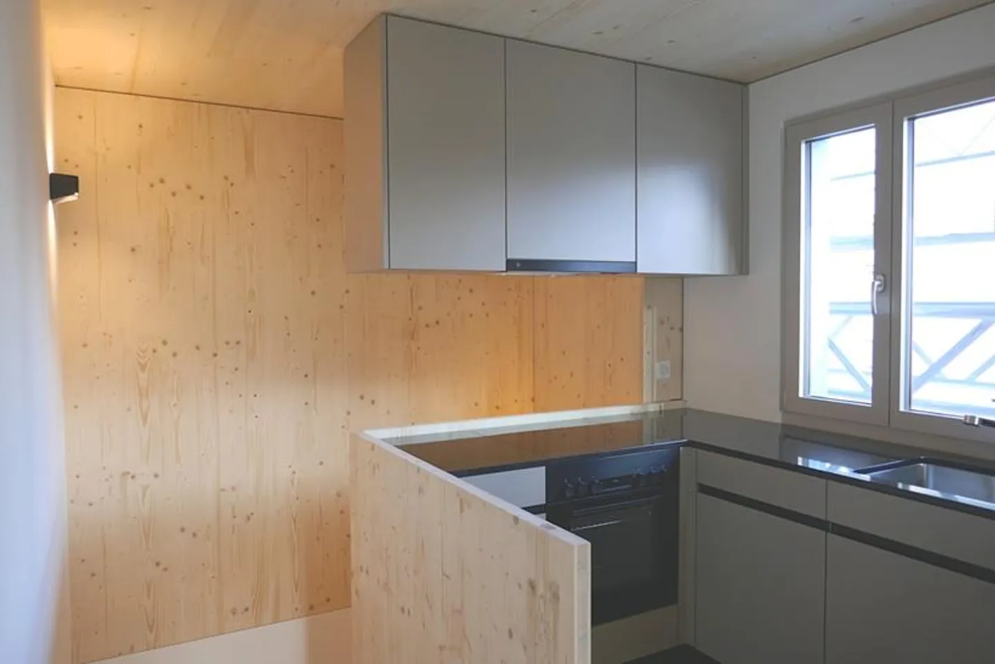 Appartamento luminoso e accogliente in una casa bifamiliare, prima locazione - Foto 3 di 7