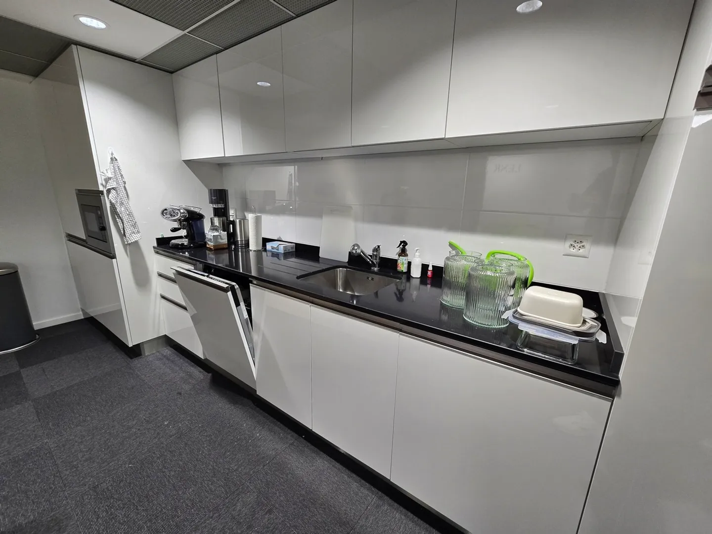 Optimale Lage - 190m2 Plug-and-Play Büro - Foto 6 von 16