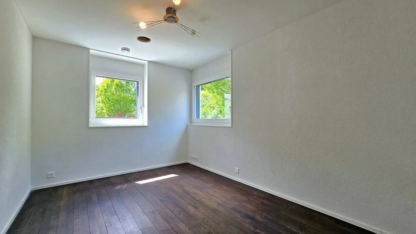Modern single-family house with plenty of living space and panoramic views - Photo 12 of 16