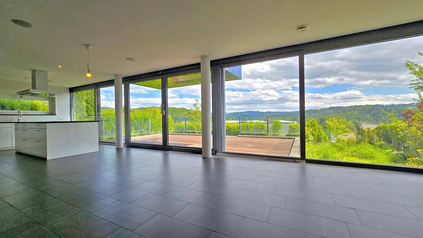 Modern single-family house with plenty of living space and panoramic views - Photo 5 of 16