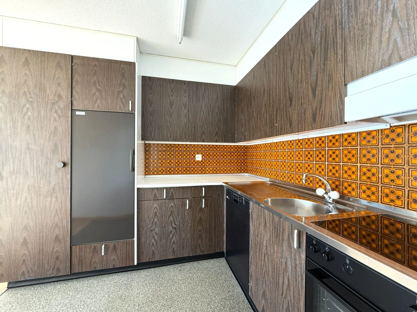 Ben tenuto e pronto per essere abitato: appartamento di 4,5 stanze in Schmelzistrasse - Foto 3 di 9