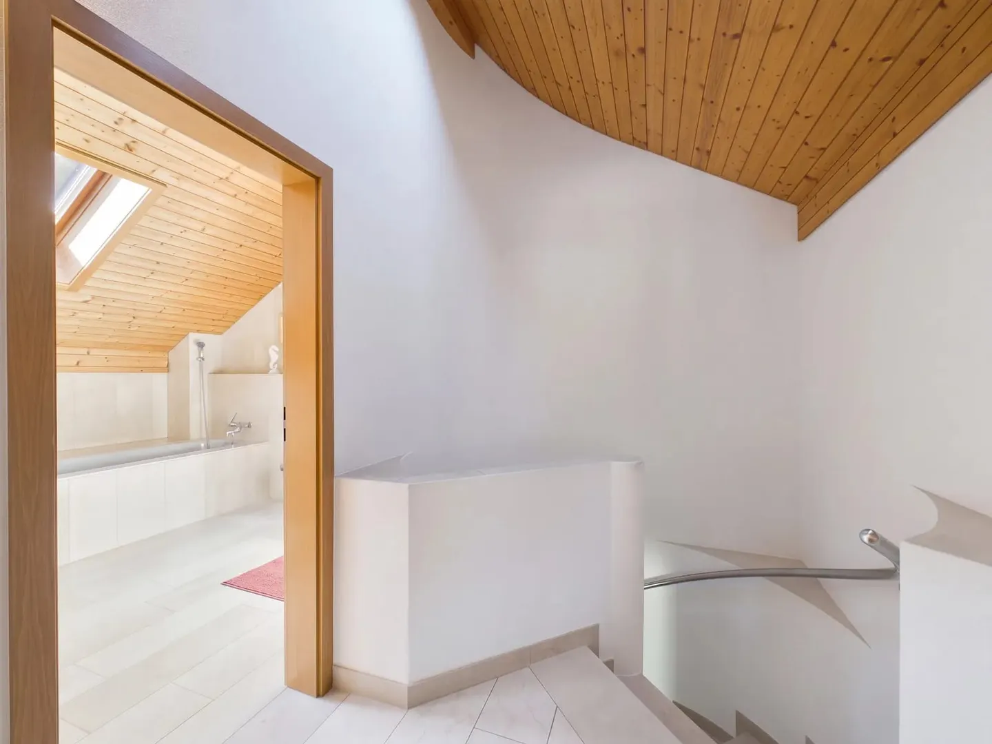 Geräumiges Familien-Doppeleinfamilienhaus - Foto 9 von 11
