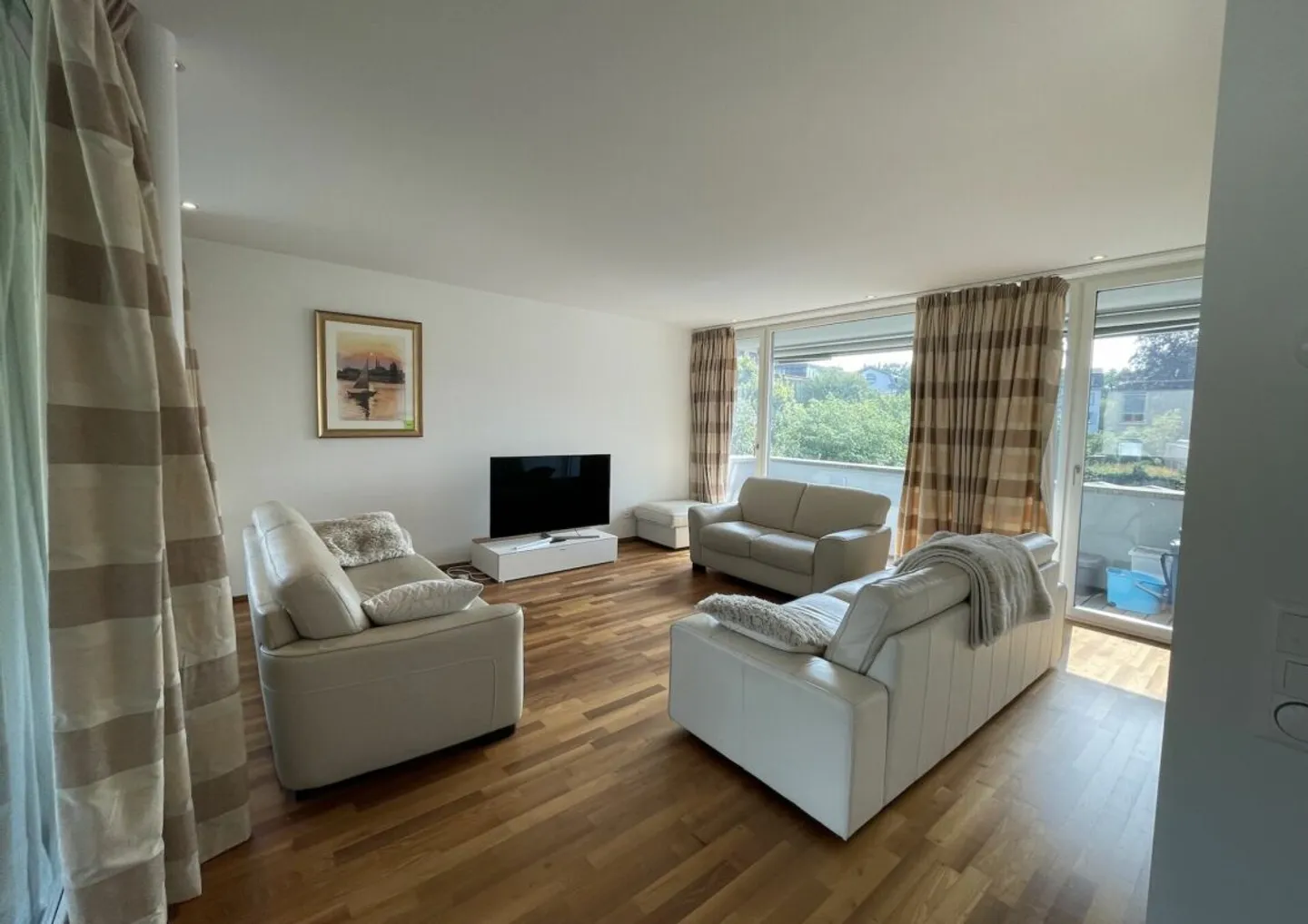 Appartement 4.5 pièces avec balcon, 140 m² | limité à 6 mois - Photo 1 sur 11