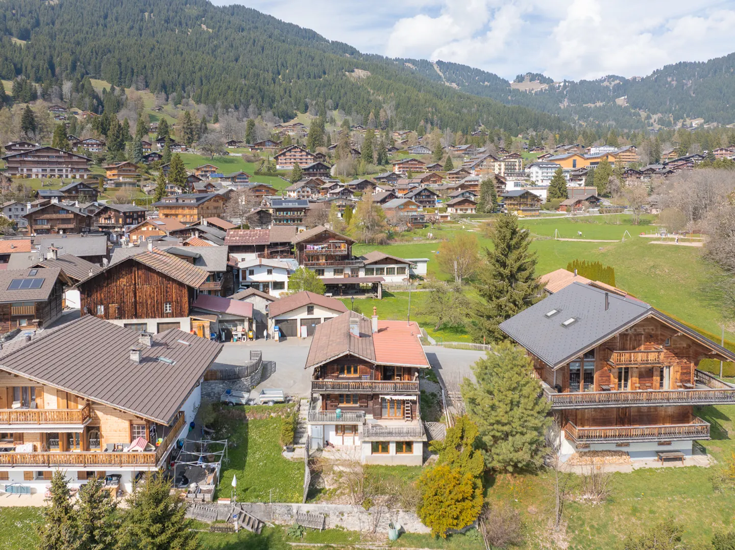 Ertragschalet - 3 unabhängige Wohnungen teilweise zu renovieren mit Panoramablick & starkem Vermietungspotenzial - Foto 16 von 25