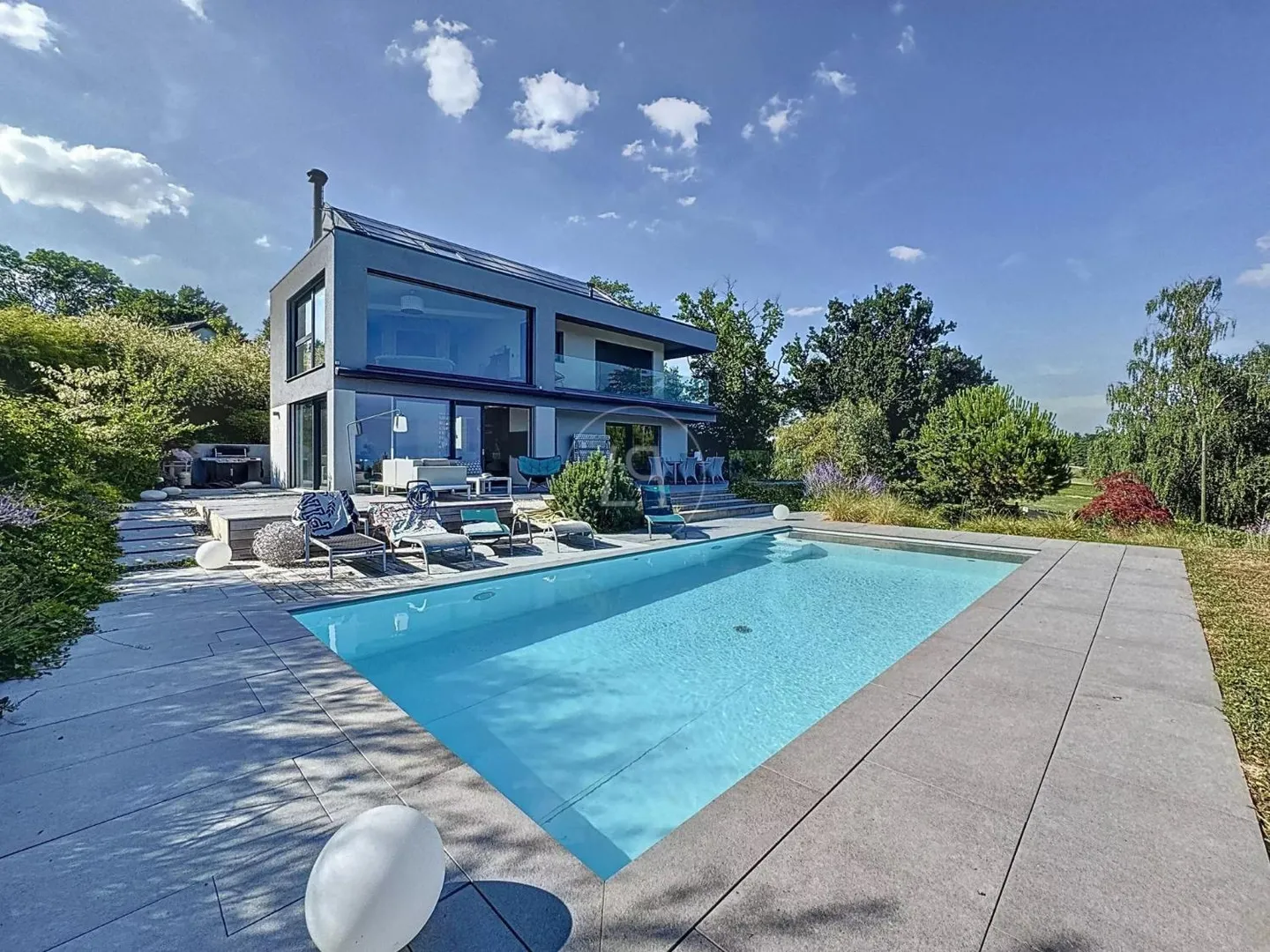 Villa contemporanea con vista lago - Foto 2 di 13