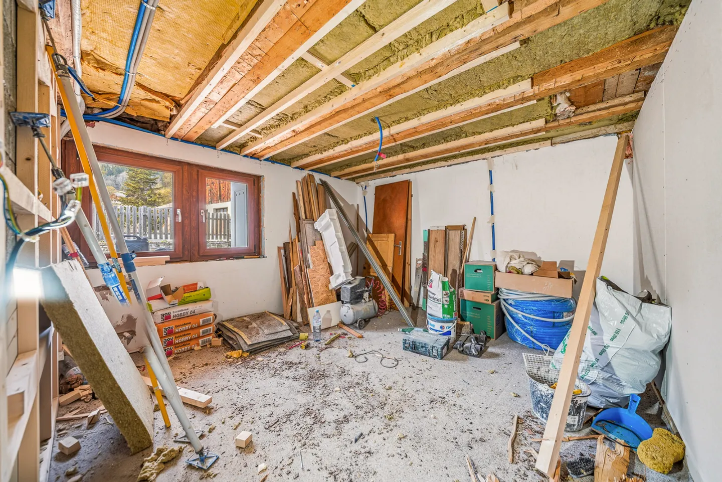 Ertragschalet - 3 unabhängige Wohnungen teilweise zu renovieren mit Panoramablick & starkem Vermietungspotenzial - Foto 18 von 25