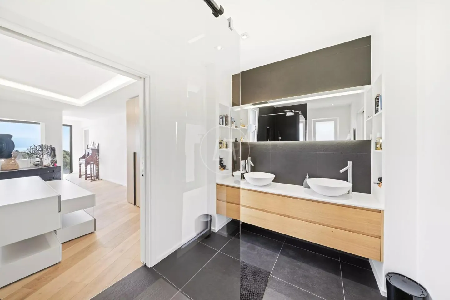 Villa contemporanea con vista lago - Foto 12 di 13