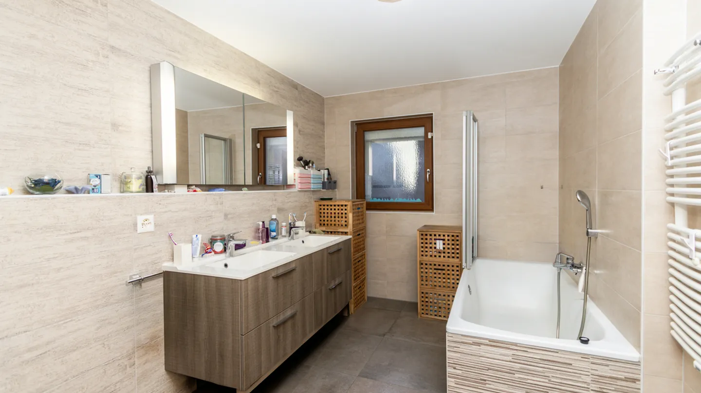 Charming Villa in Ardon - Photo 8 of 14