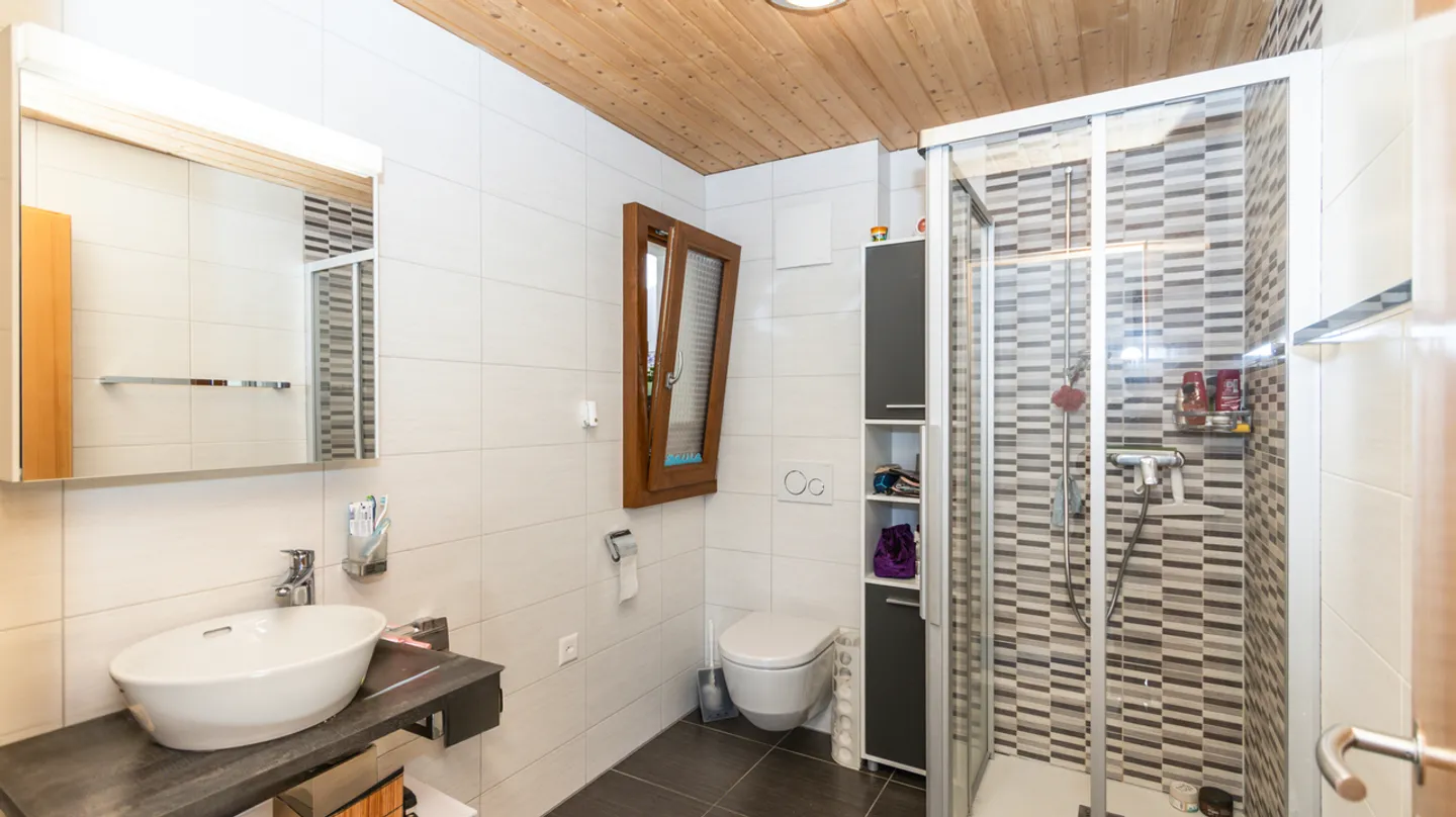 Charming Villa in Ardon - Photo 9 of 14