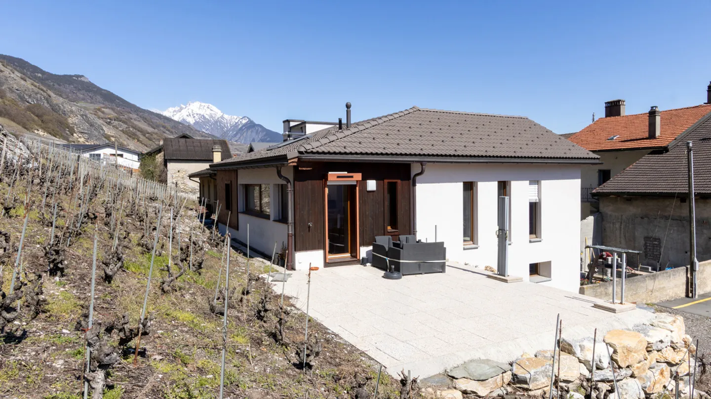 Charming Villa in Ardon - Photo 11 of 14