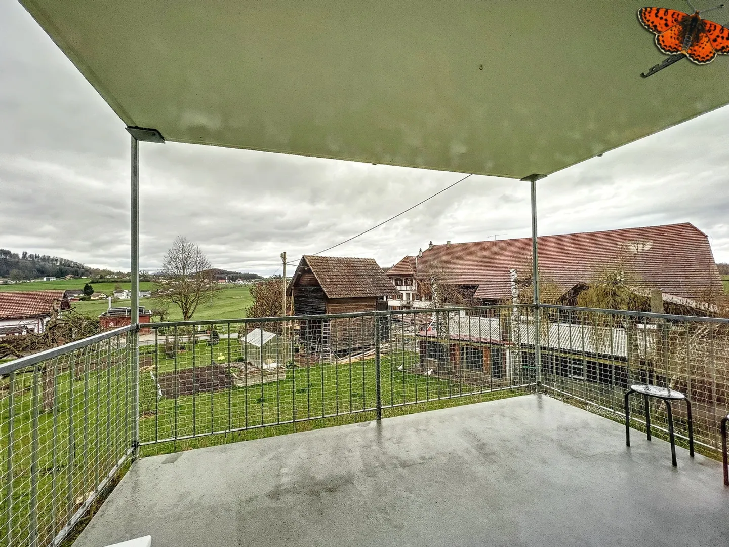 4 ½ ROOMS - In a quiet location - Photo 3 of 8