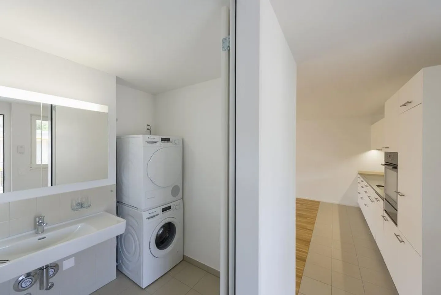 Moderne 2.5-Zimmerwohnung im Zentrum Boll - Foto 3 von 7