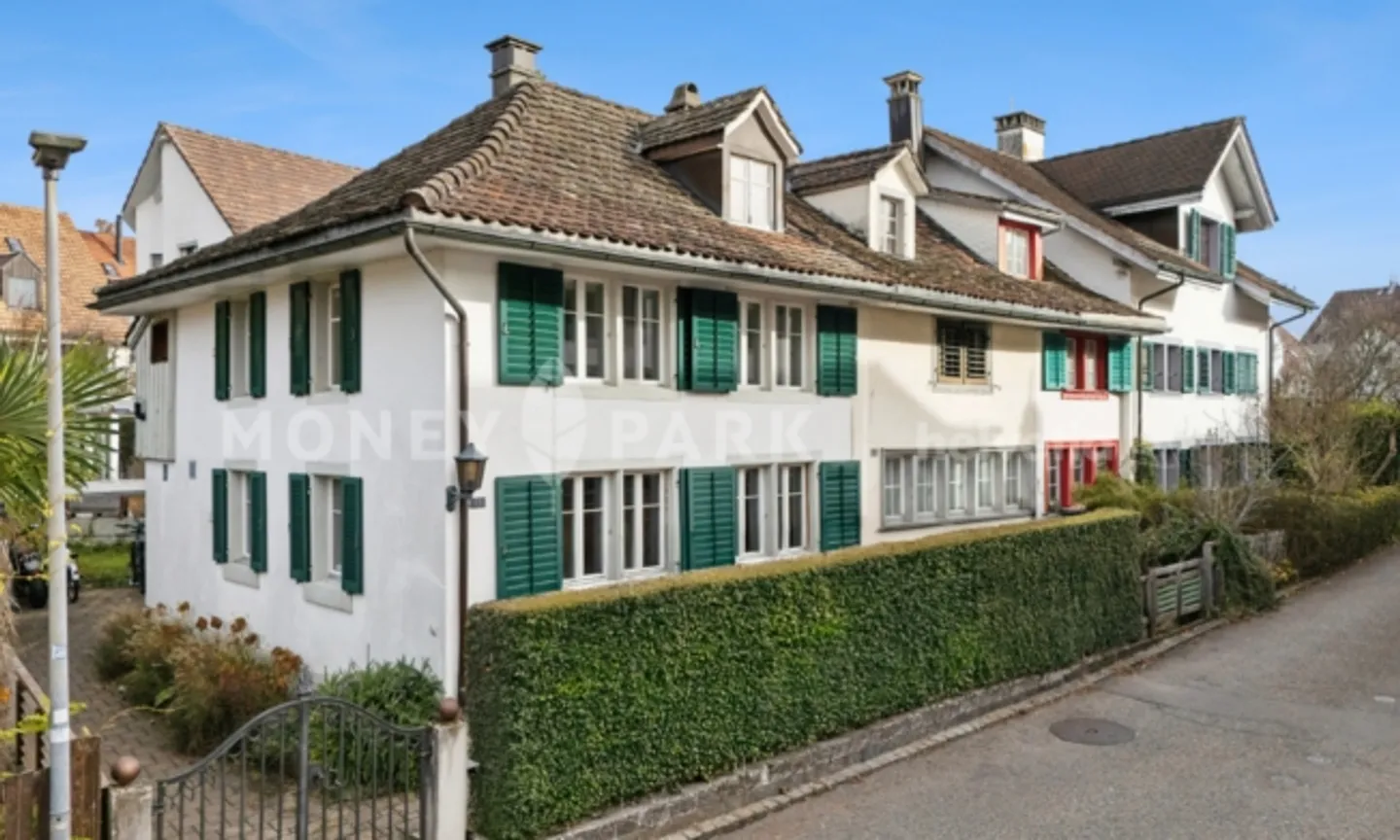 Charming 4.5-Room House in Central Location - Photo 10 of 11