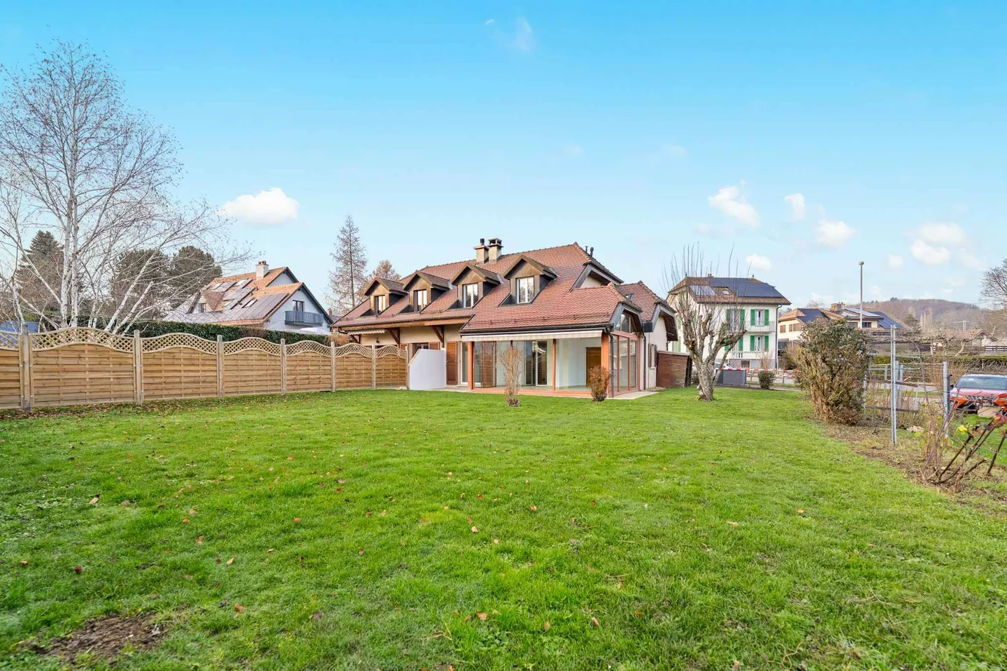 Renovated Villa in Yens - Photo 2 of 12