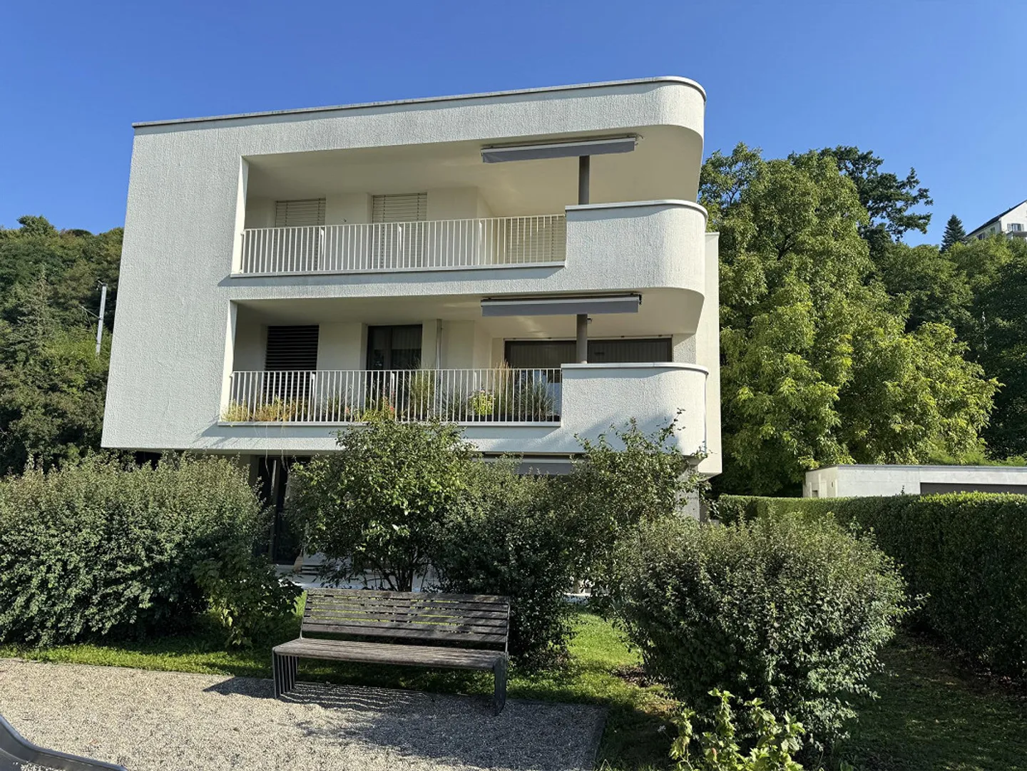 Exclusive 4.5-room apartment in a 3-family house with terrace - Photo 21 of 23