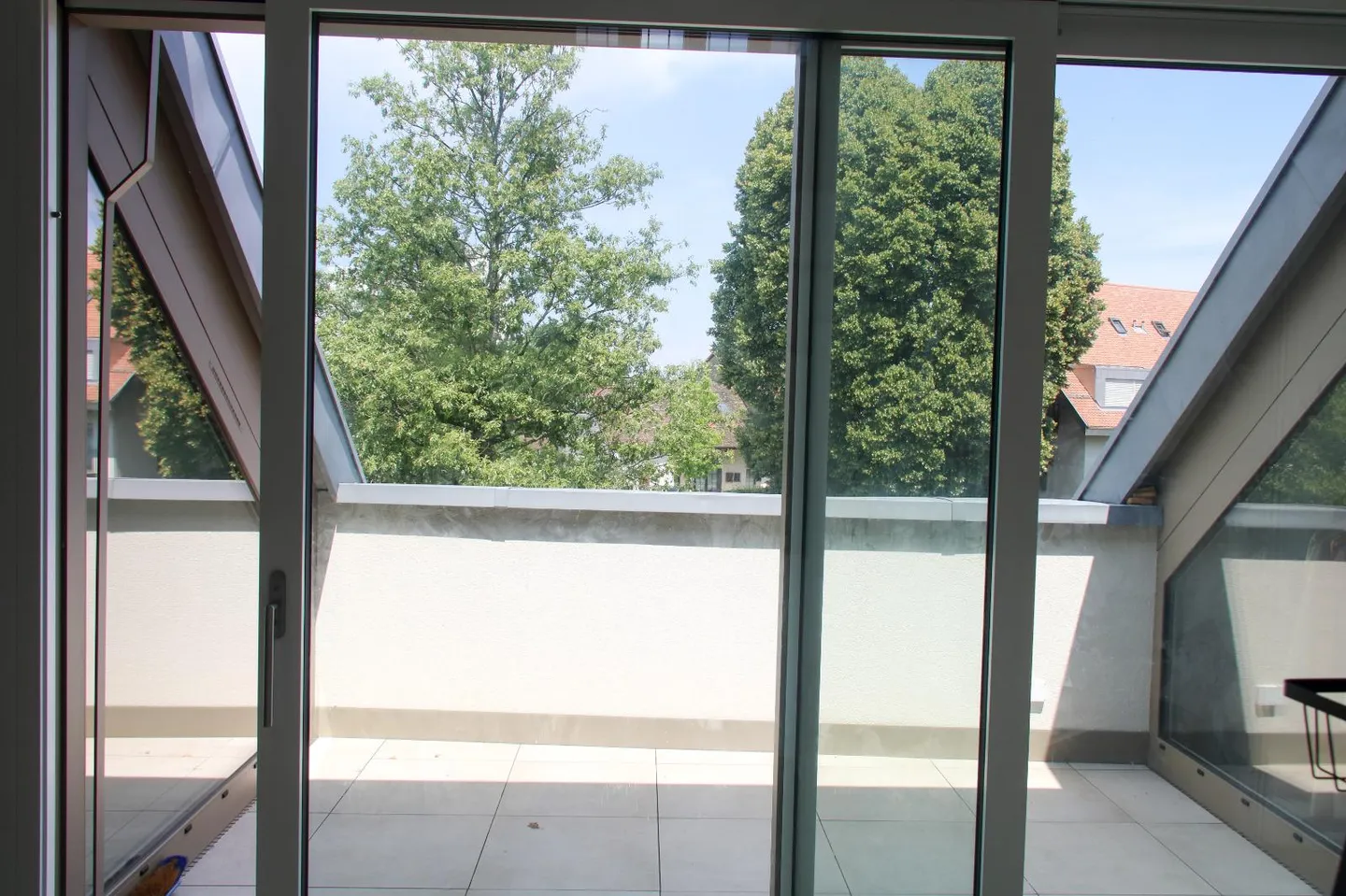 Magnificent recent 4.5-room apartment in the attic in Eysins - Photo 4 of 11