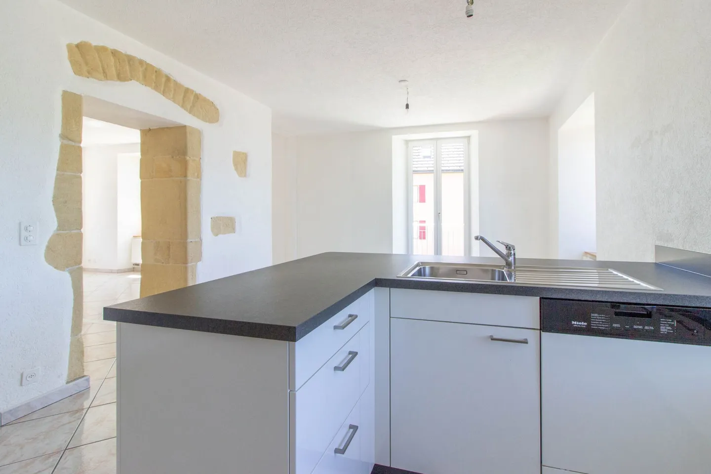 Appartamento 5,5 locali al 1° piano a Brenets - Foto 3 di 13
