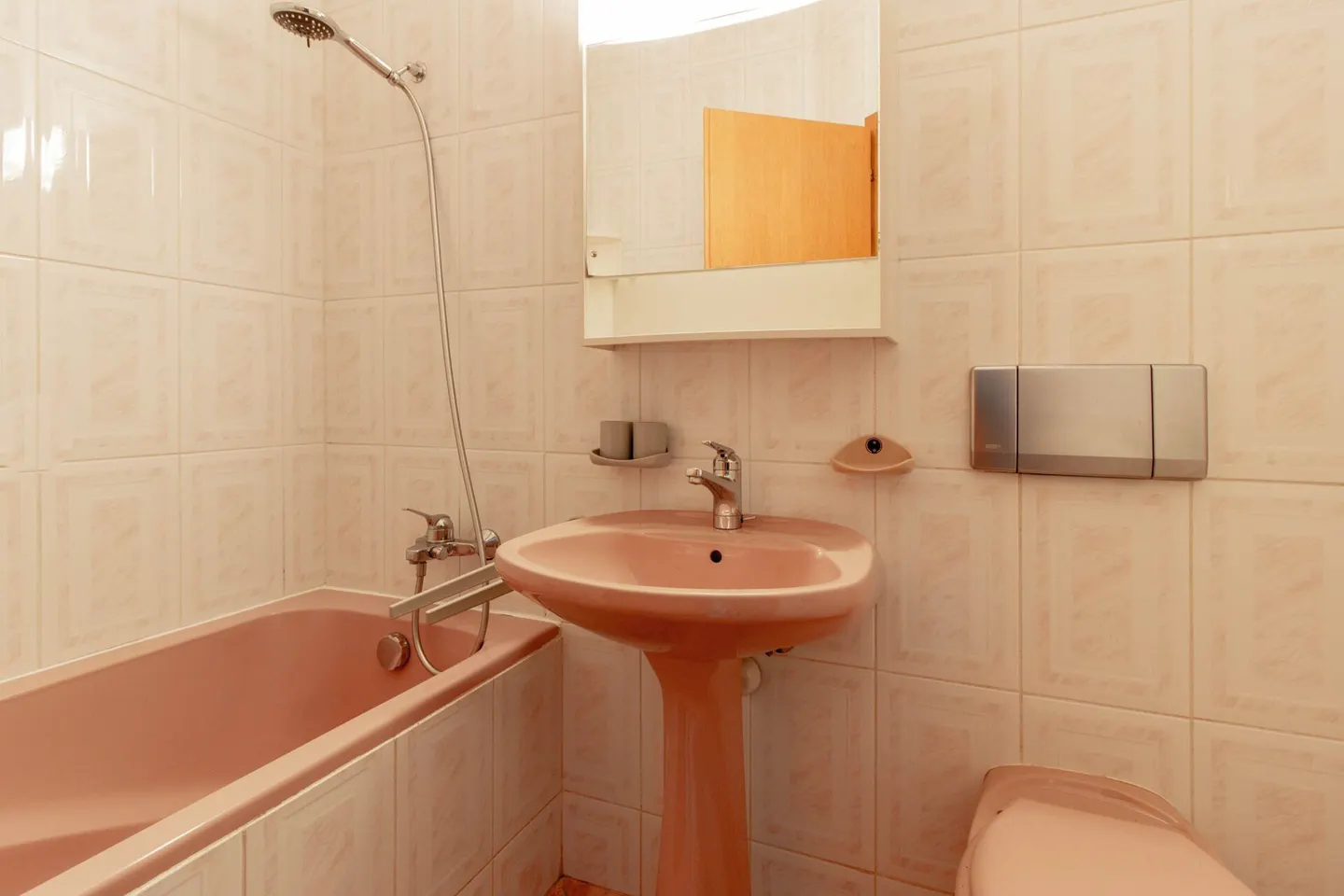 Appartamento 5,5 locali al 1° piano a Brenets - Foto 12 di 13