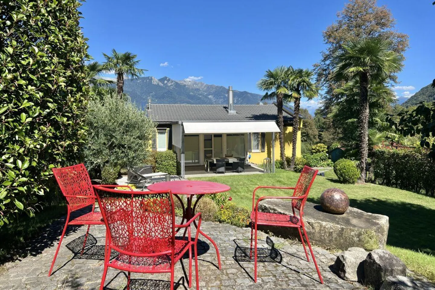 Villa in posizione soleggiata tutto l'anno con casa per gli ospiti separata e bellissima proprietà - in ottime condizioni! - Foto 5 di 30
