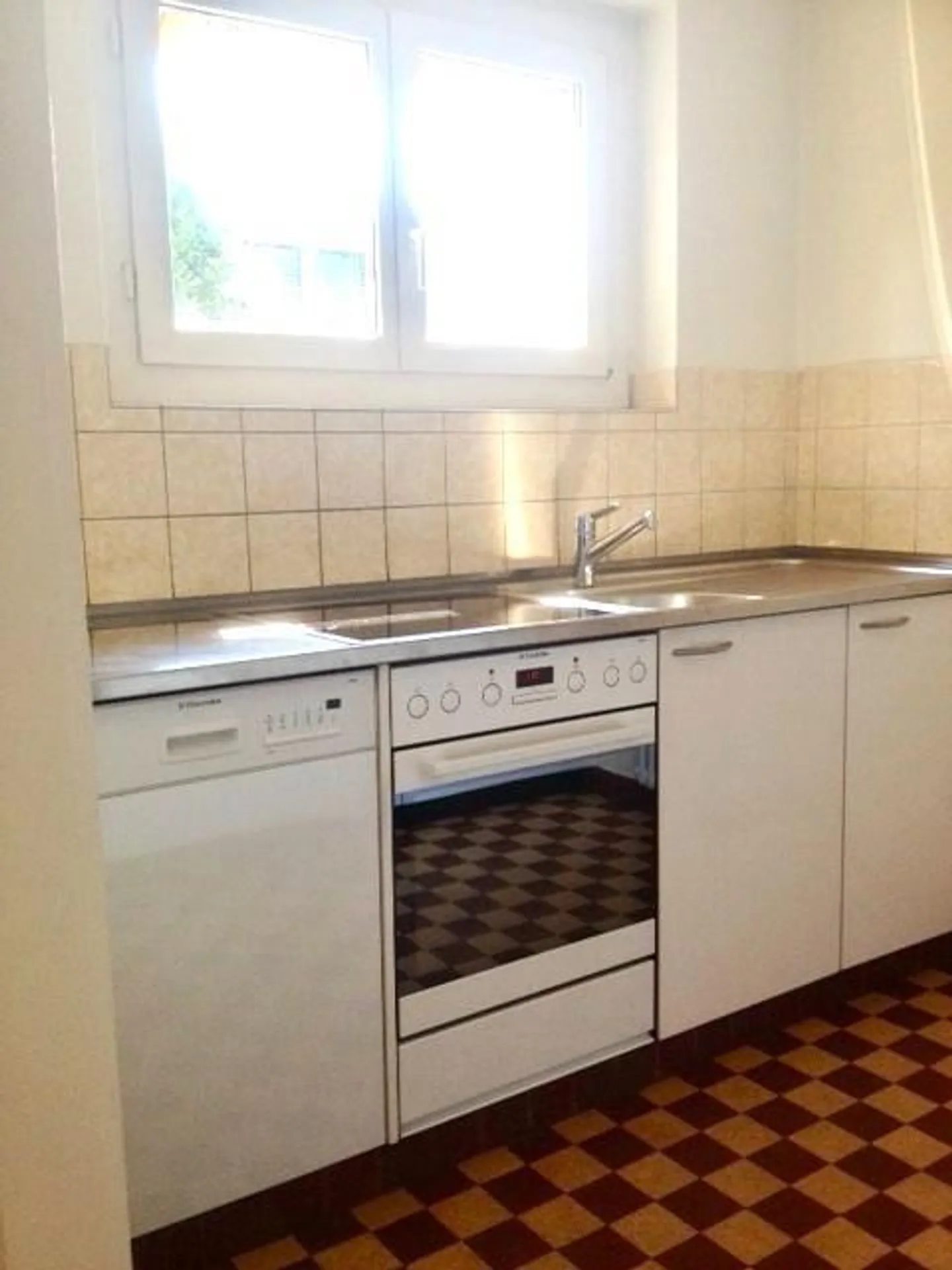 Bel appartement lumineux de 4,5 pièces - Photo 4 sur 8