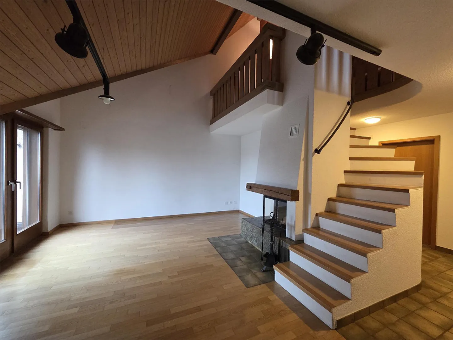 Appartement en duplex situé au centre avec grande galerie supplémentaire - Photo 1 sur 15