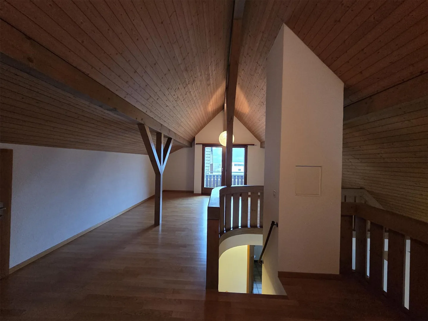 Appartement en duplex situé au centre avec grande galerie supplémentaire - Photo 11 sur 15