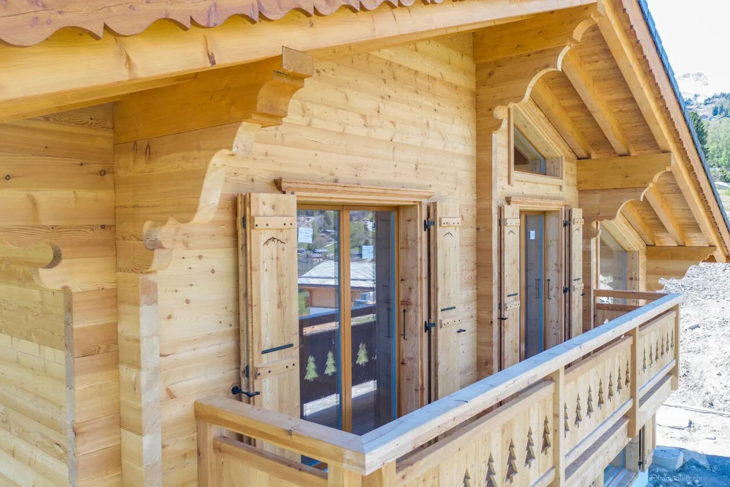 «Chalet de 5.5 pièces sur plan, calme, ensoleillé» - Photo 1 sur 5