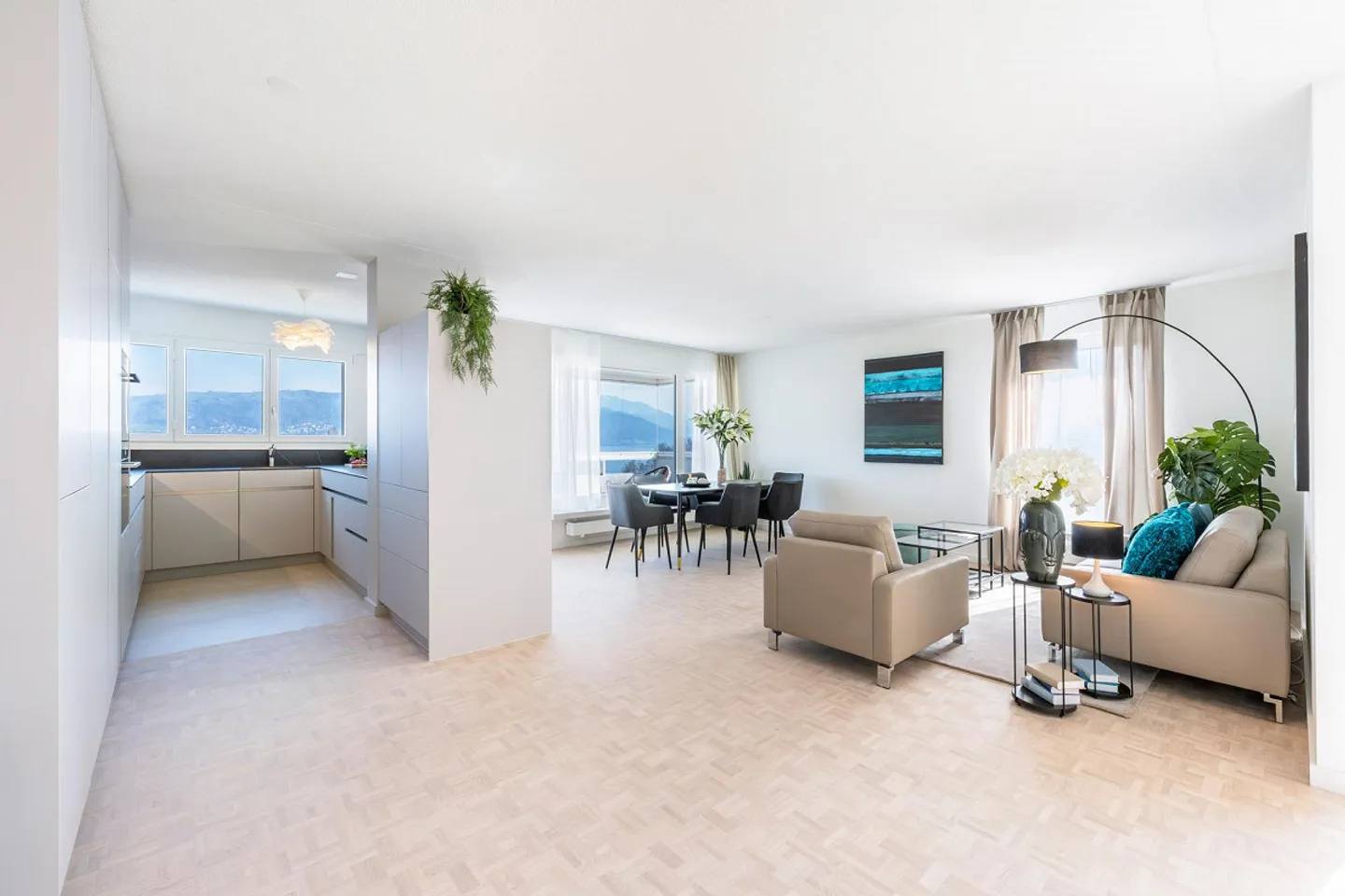 Modernes Apartment mit Seeblick - Foto 2 von 13