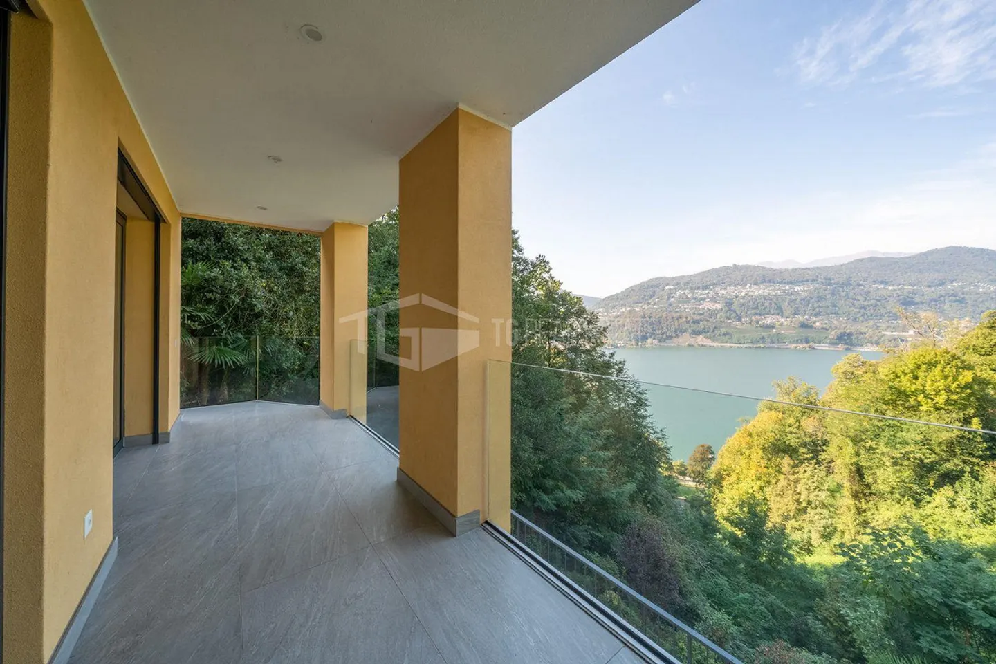 MODERN 3.5-ROOM APARTMENT WITH LAKE VIEW - Photo 16 of 19