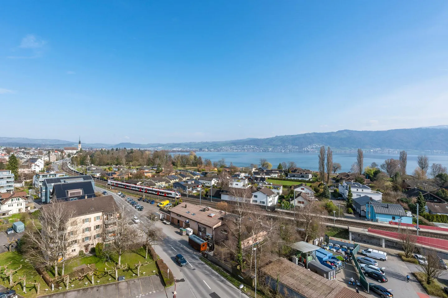 Modernes Apartment mit Seeblick - Foto 4 von 13