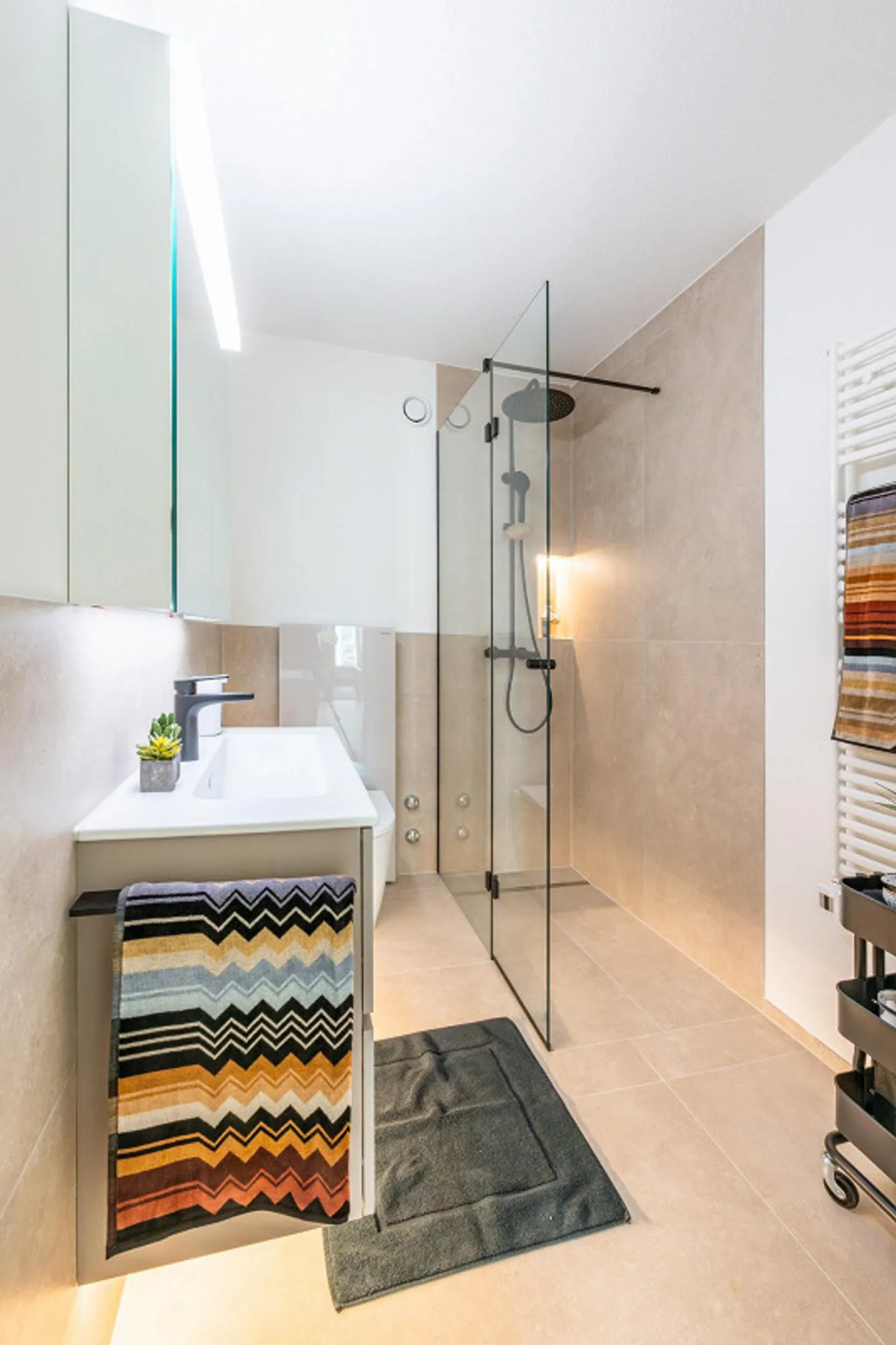 Modernes Apartment mit Seeblick - Foto 8 von 13