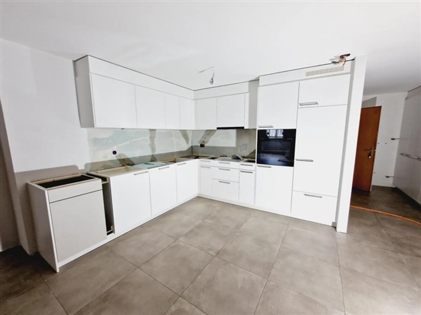 Maison jumelée rénovée de 3 chambres au cœur de Fribourg - Photo 4 sur 10