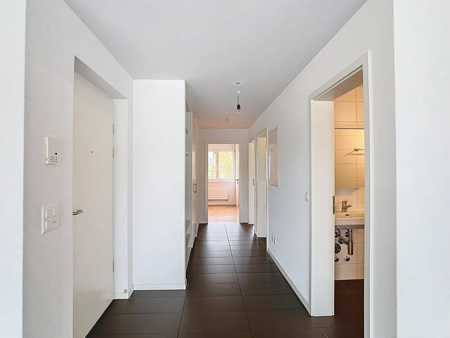 Spacious modern 3½ room apartment close to all amenities - Photo 4 of 9