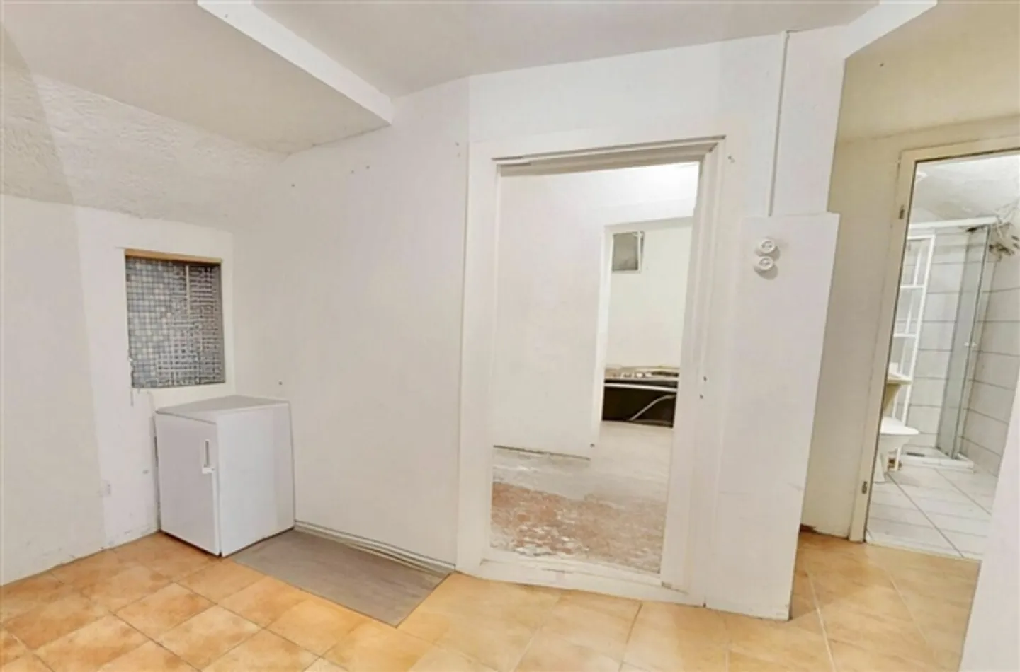 Attractive commercial space in the heart of Burgdorf - Photo 4 of 7