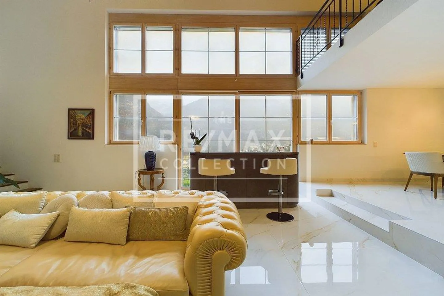 Traumhafte Villa mit Panoramablick in Roveredo, GR - Foto 5 di 13