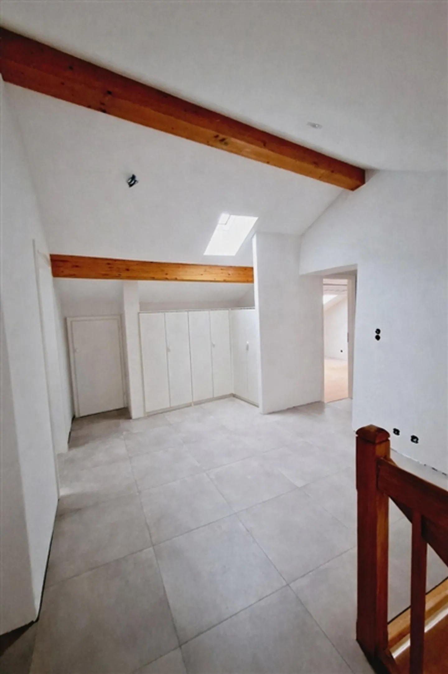 Maison jumelée rénovée de 3 chambres au cœur de Fribourg - Photo 7 sur 10