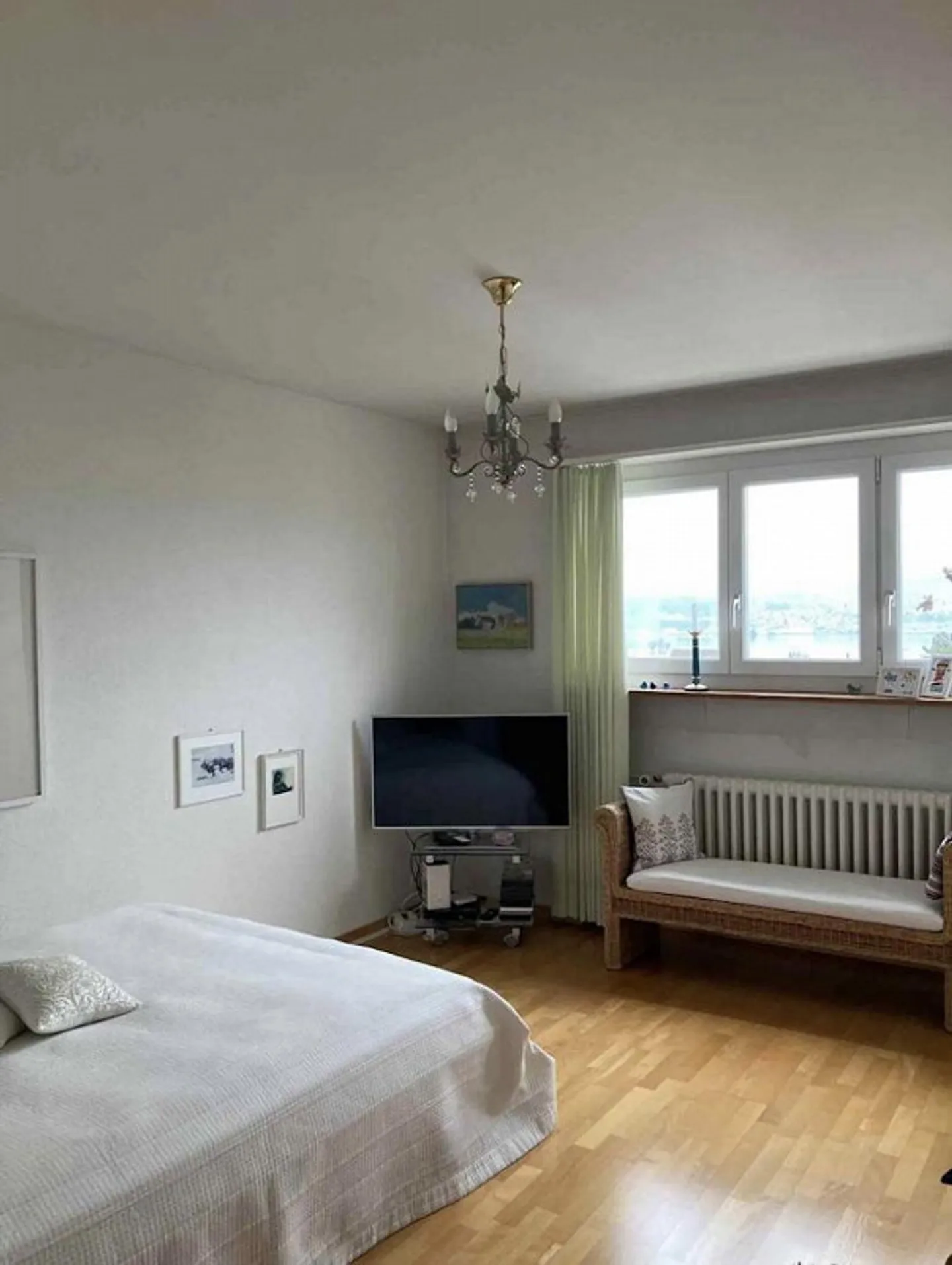 Appartamento mansardato di 2,5 locali luminoso a Männedorf - Foto 7 di 11