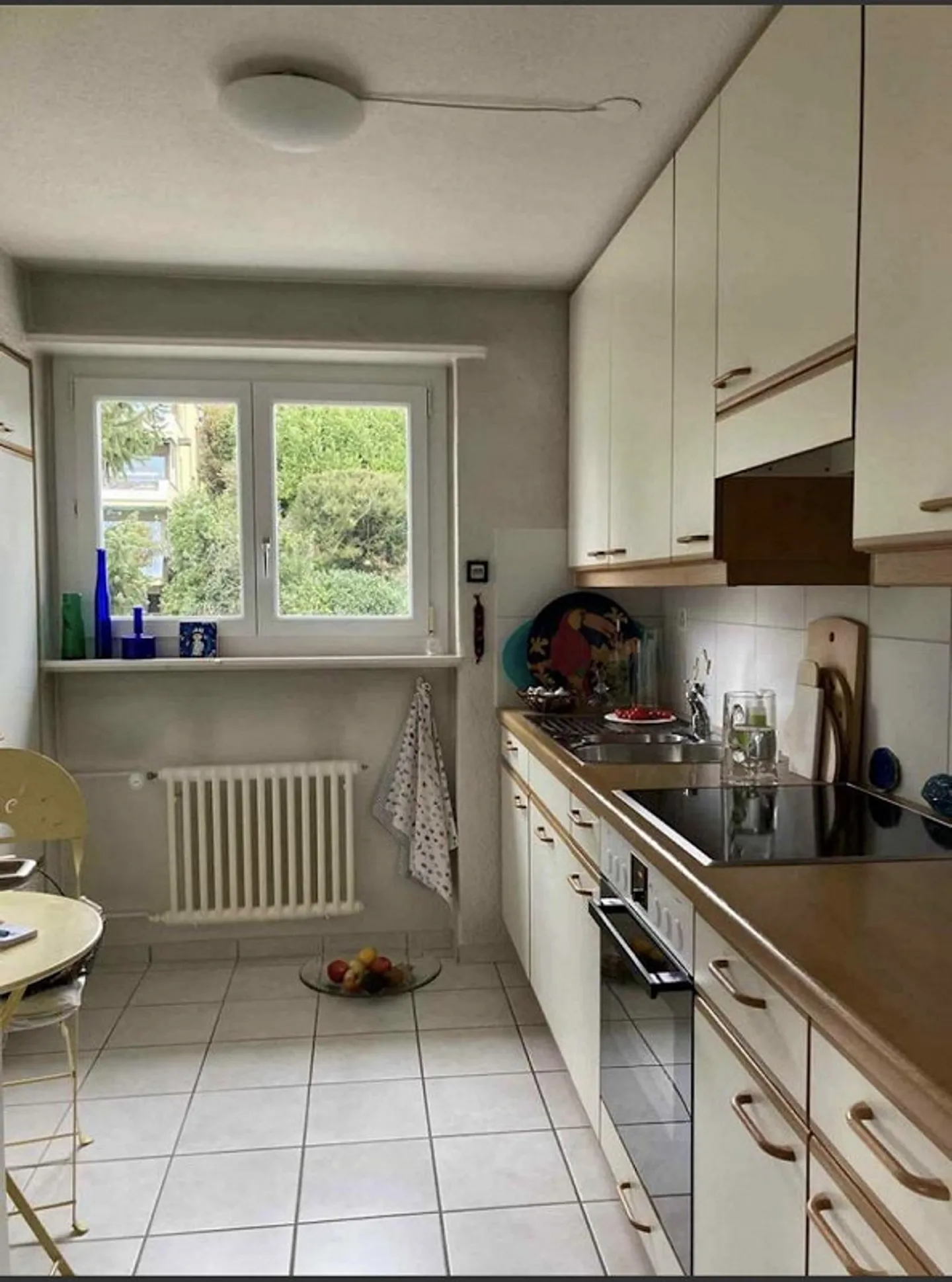 Appartamento mansardato di 2,5 locali luminoso a Männedorf - Foto 8 di 11