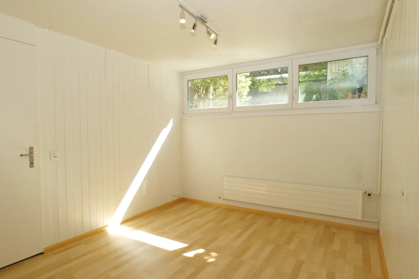Charming Single Family Home - Photo 7 of 17