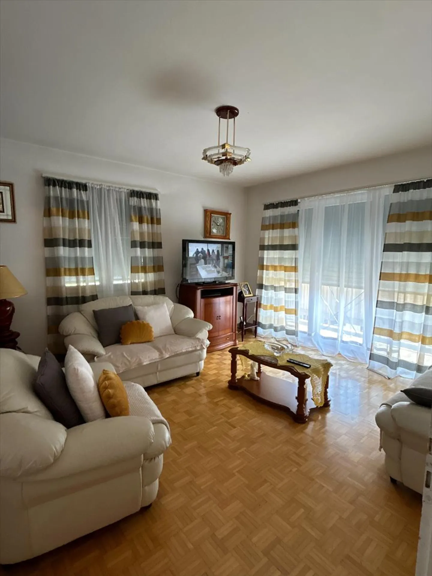 Apartment with 4.5 rooms for rent on the 9th floor - 1st net rent free! - Photo 1 of 6