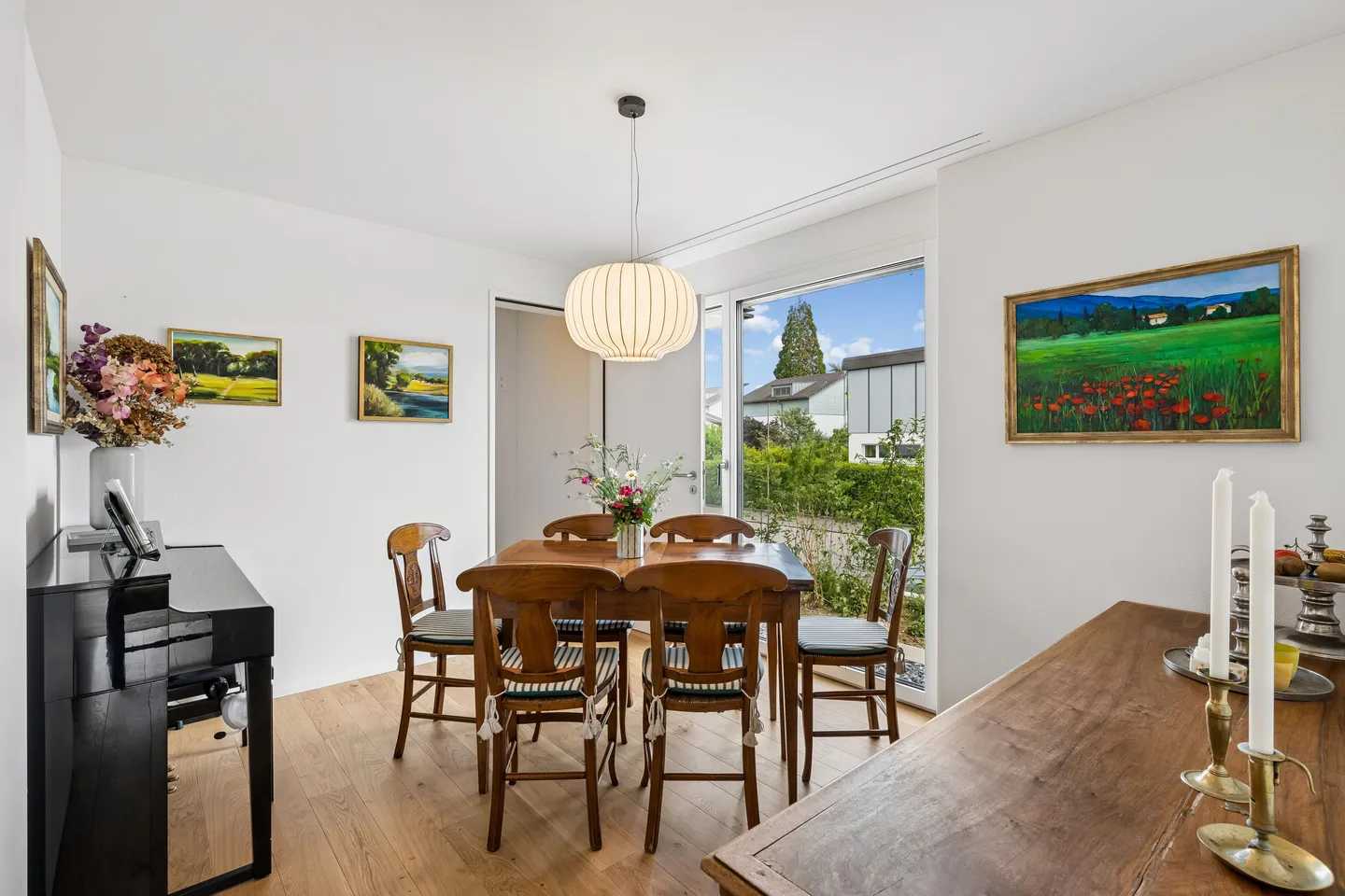 Vivre comme dans une maison individuelle - 4,5 pièces avec un immense jardin privé - Photo 6 sur 8