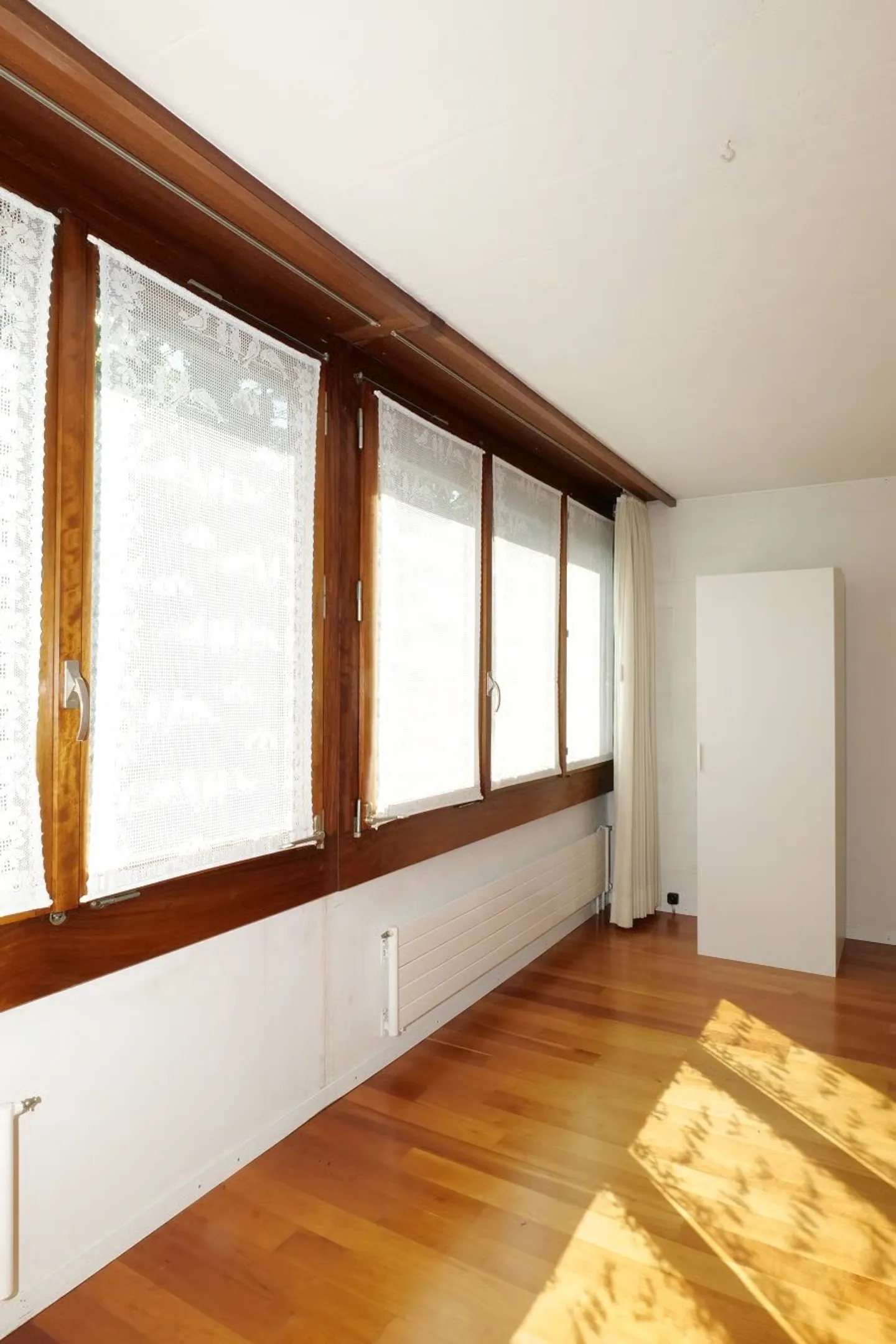 Charming Single Family Home - Photo 10 of 17