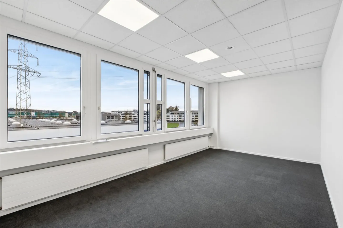Bureau attrayant avec nouvel aménagement intérieur - Emménagez et commencez - Photo 4 sur 12