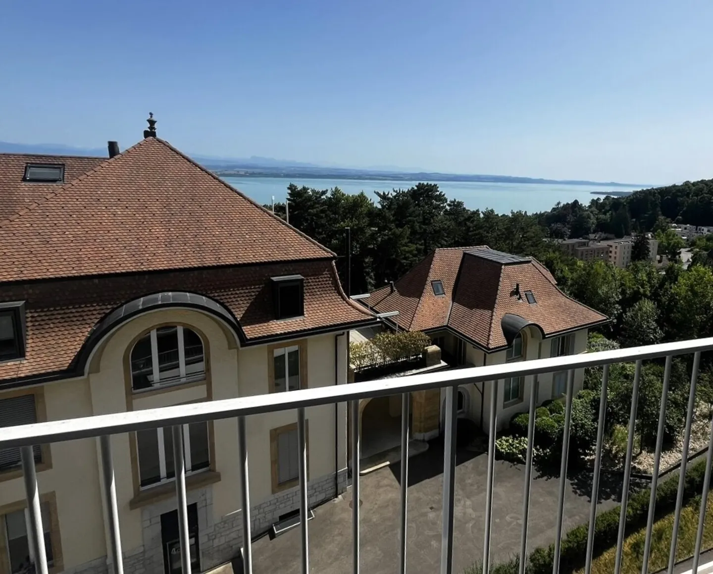 «Atemberaubende Aussicht auf die Stadt, den See und die Alpen» - Foto 1 von 6