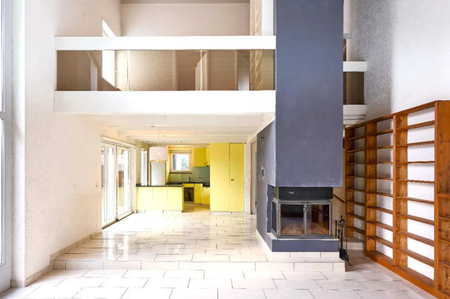 GRANDE VILLA LUMINEUSE ET AU CALME. JARDIN SUR DEUX NIVEAUX. LE MOURET (FR) - Photo 2 sur 13