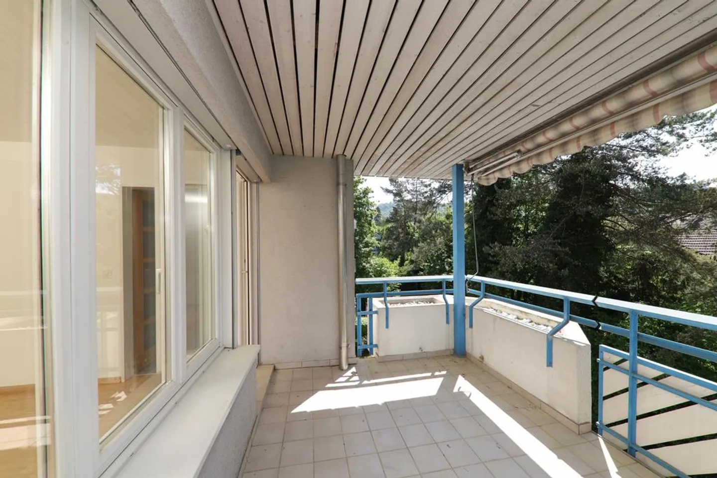 Bright apartment in family friendly building - Photo 8 of 9