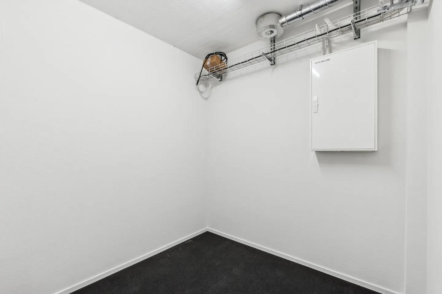 Bureau attrayant avec nouvel aménagement intérieur - Emménagez et commencez - Photo 7 sur 12