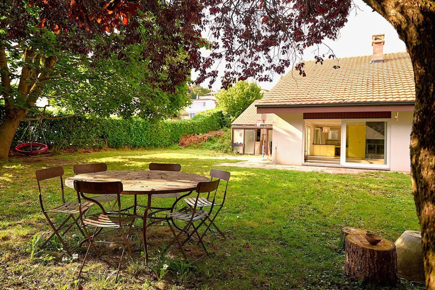 GRANDE VILLA LUMINEUSE ET AU CALME. JARDIN SUR DEUX NIVEAUX. LE MOURET (FR) - Photo 10 sur 13